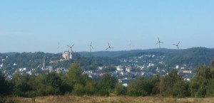 Hansenhaus links, wenn 7 WIA das Schlosspanorama überragen ...